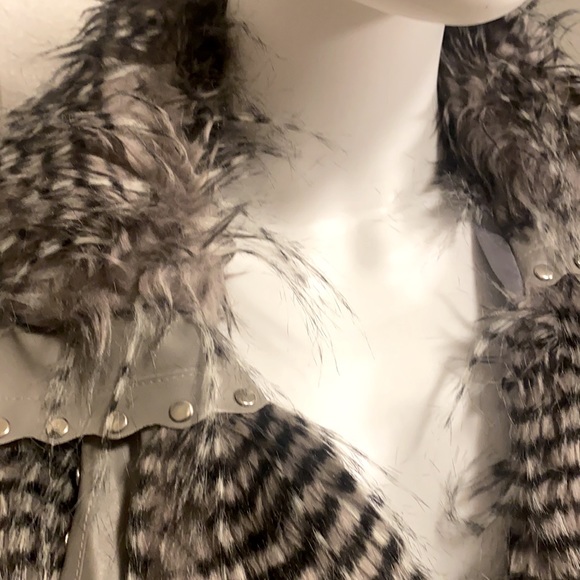 Feline Faux Fur Vest - Picture 7 of 13